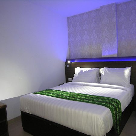Hotel Delima Banjarmasin (South Kalimantan) Exterior foto